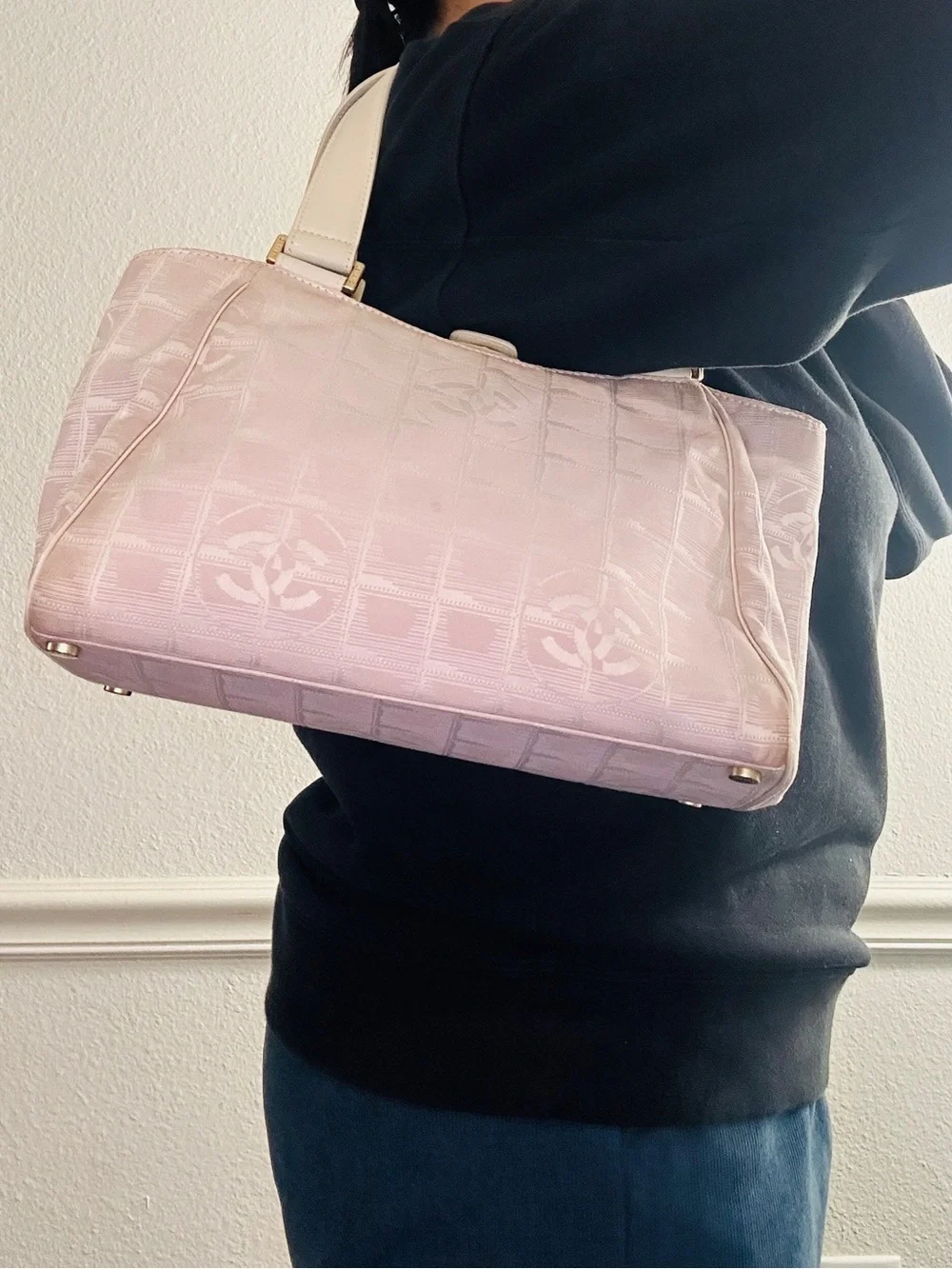 CHANEL travel line shoulder bag with COA